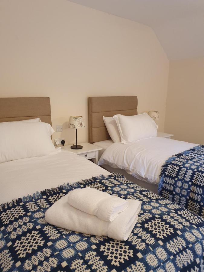 3 Bedroom Barn Conversion With Hot Tub-Garden View - Ty Cerrig Barn Corwen Eksteriør billede