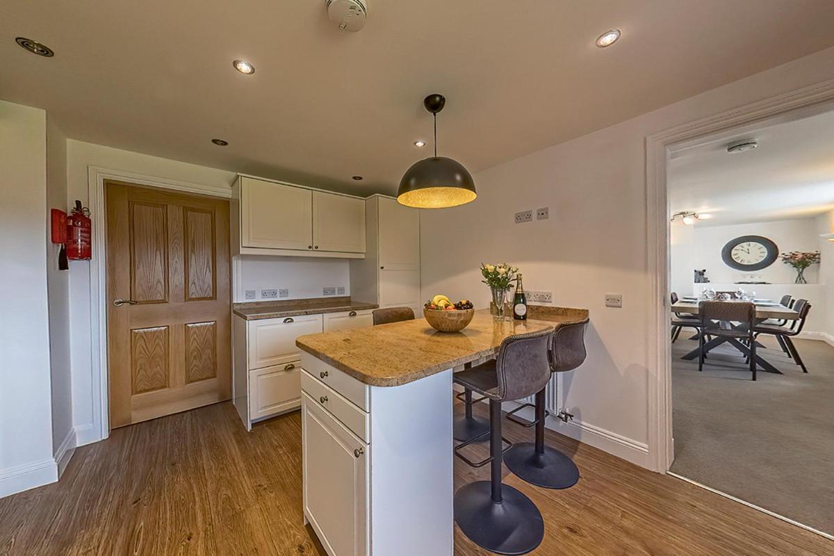 3 Bedroom Barn Conversion With Hot Tub-Garden View - Ty Cerrig Barn Corwen Eksteriør billede