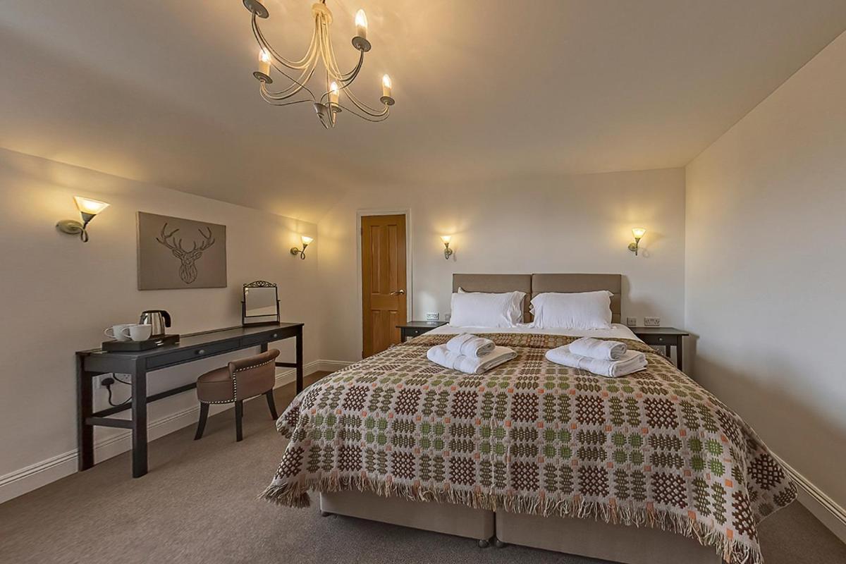 3 Bedroom Barn Conversion With Hot Tub-Garden View - Ty Cerrig Barn Corwen Eksteriør billede