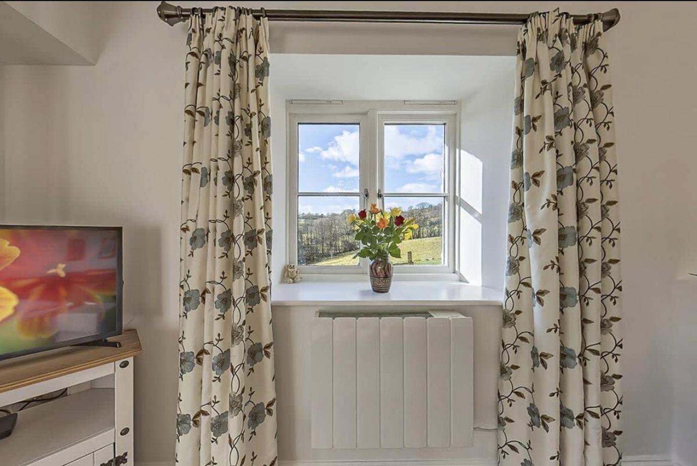 3 Bedroom Barn Conversion With Hot Tub-Garden View - Ty Cerrig Barn Corwen Eksteriør billede