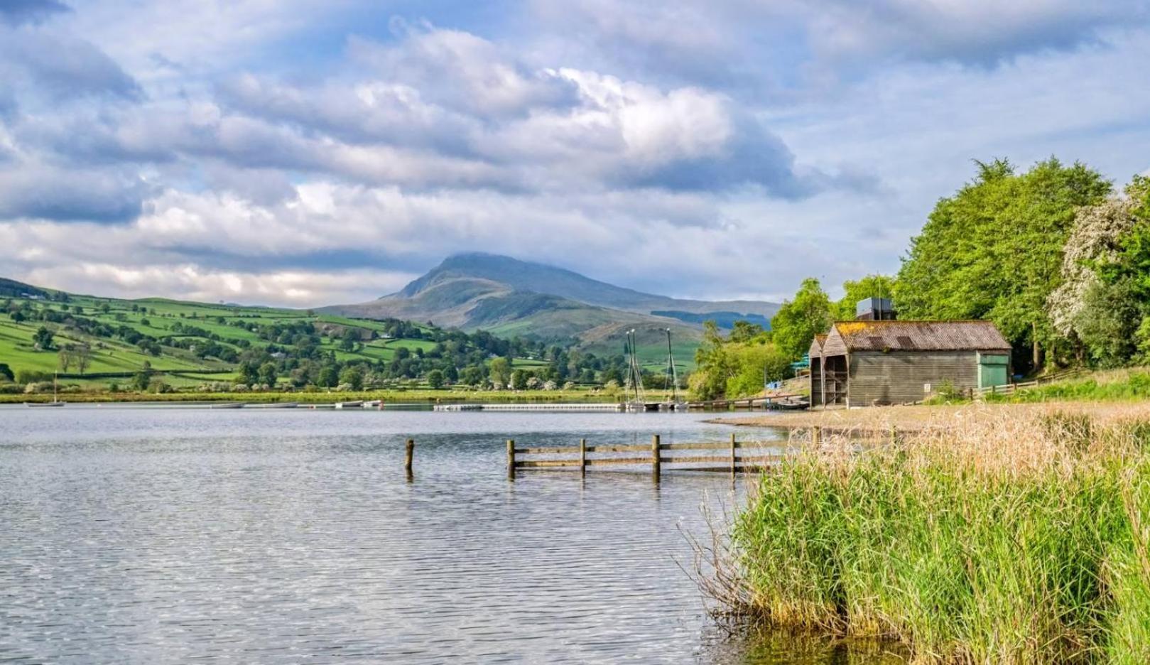 3 Bedroom Barn Conversion With Hot Tub-Garden View - Ty Cerrig Barn Corwen Eksteriør billede